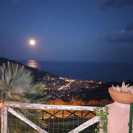 Appartamento La Cita Ca - Vista Mare Finale Ligure Esterno foto