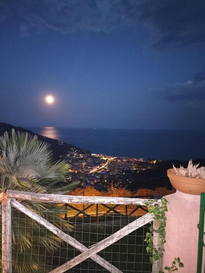 Appartamento La Cita Ca - Vista Mare Finale Ligure Esterno foto