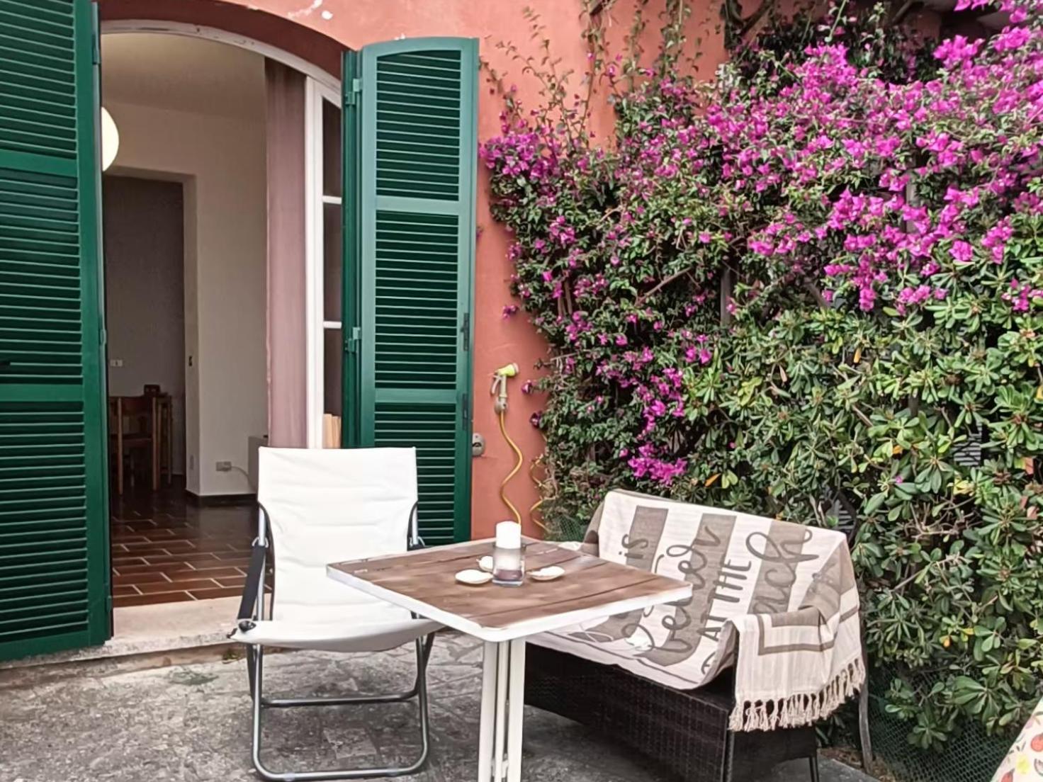 Appartamento La Cita Ca - Vista Mare Finale Ligure Esterno foto